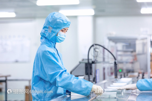 化工生产线上的坚守与匠心 一线工人的平凡与不凡